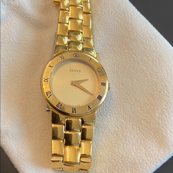 🔥Vintage Gucci woman’s watch🔥 - Picture 3 of 6